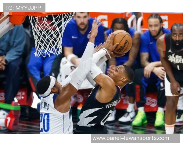 独行侠强势击败快船哈登虽奋战无奈空砍29分助攻11次